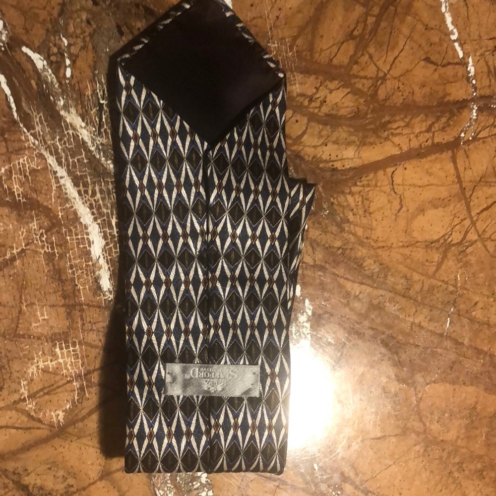 Staffers excutive men tie